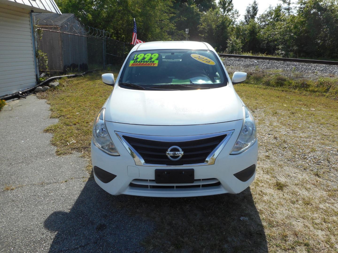 2016 White Nissan Versa (3N1CN7AP9GL) , located at 2553 Airline Blvd, Portsmouth, VA, 23701, (757) 488-8331, 36.813889, -76.357597 - Photo#2